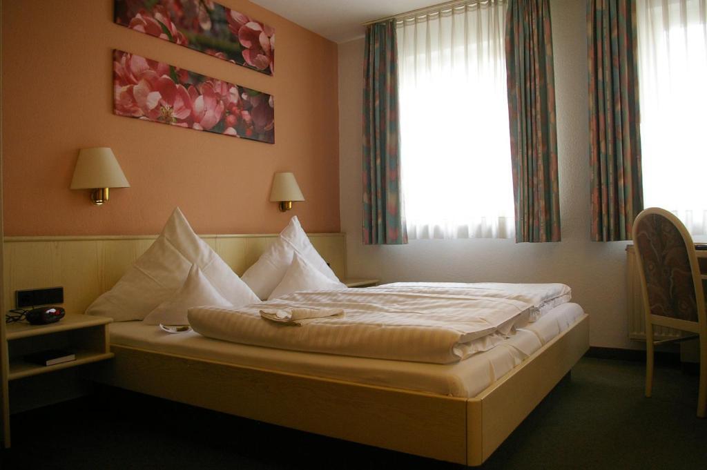Zum Treuen Bartel Hotel Markgroningen Bilik gambar